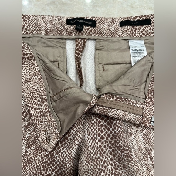 Banana Republic | Avery Fit Snakeskin Print Trouser | Size 2 - Picture 9 of 12